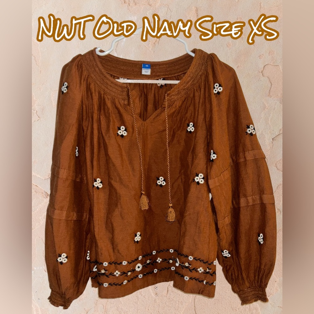 NEW WITH TAGS! Women’s/Juniors Size XS Floral Embroidered Long Sleeve Shirt